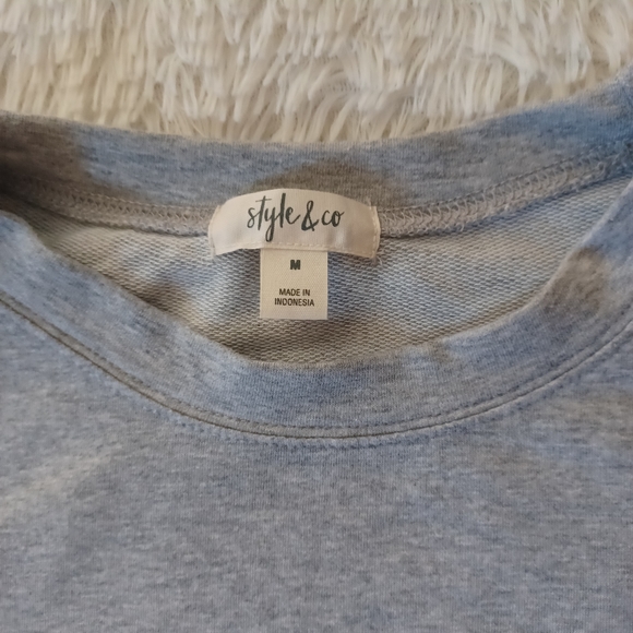 ADORABLE light weight sweat top with loose band at waist. NWT - Picture 3 of 4